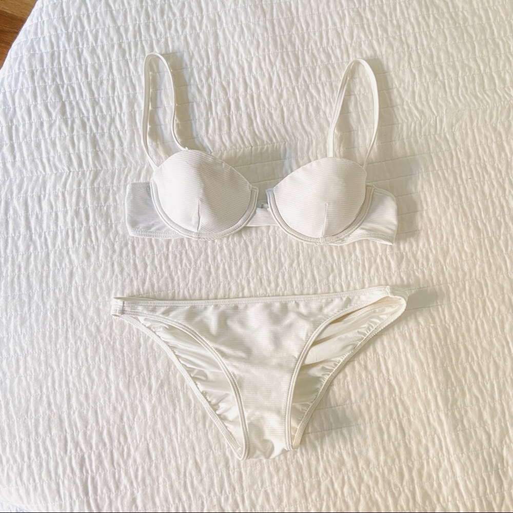 Onia Bikini Set Dalia Top Ashley Bottoms - Picture 6 of 12